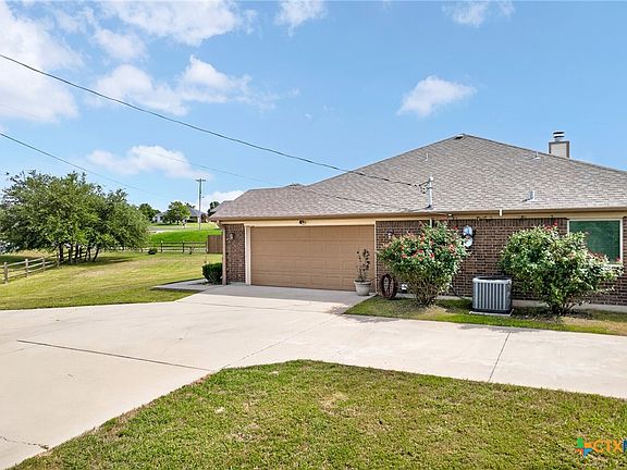 2nd image of 3941 Wells Dr