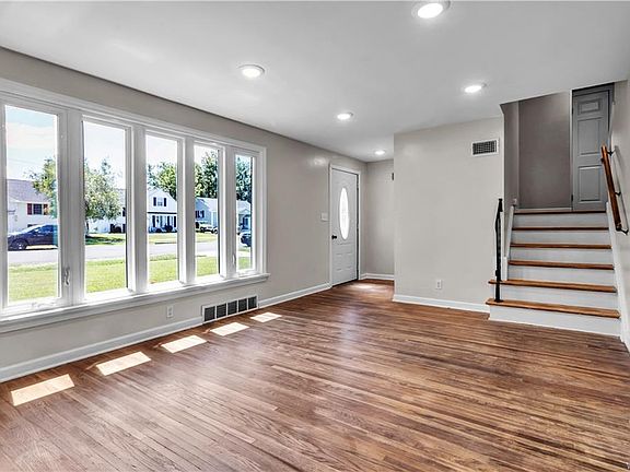 5th image of 5012 Chapman Pkwy