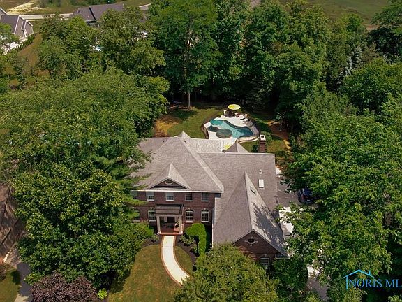 3rd image of 25795 Edinborough Cir