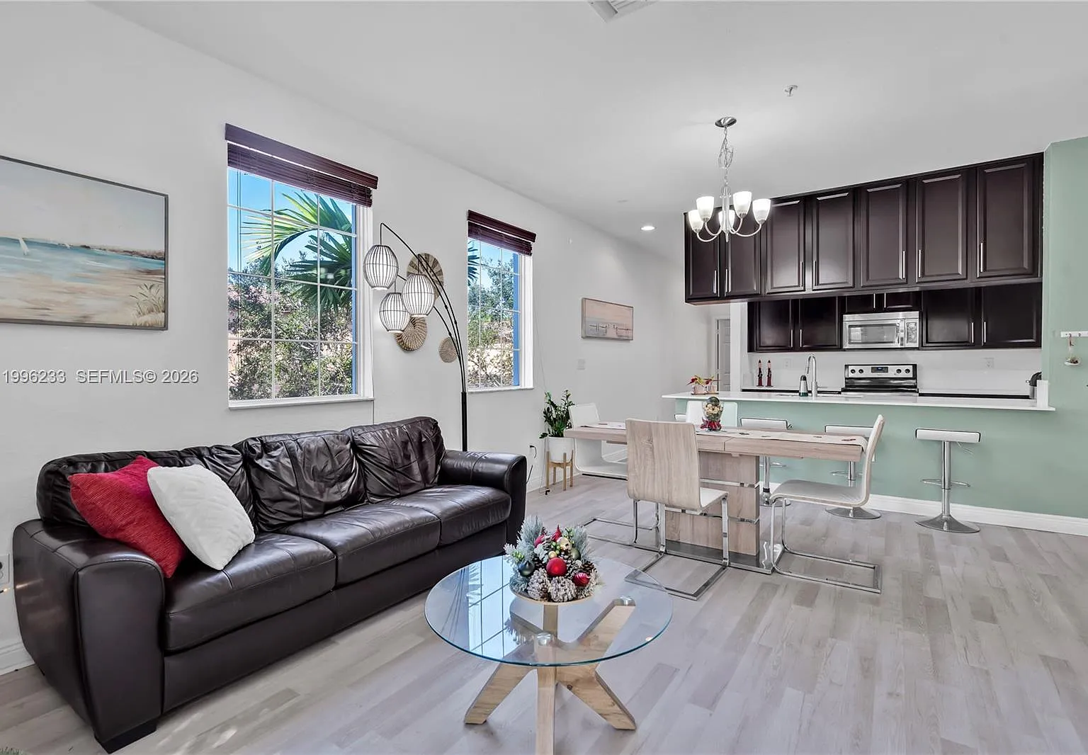 3 bed, 1745 sqft, $3,500 — Photo 2