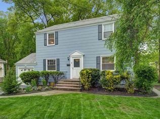 3 Wellington Rd, Livingston, NJ 07039