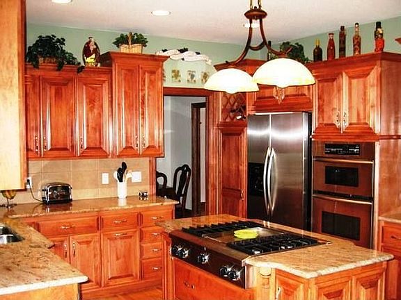 You will love cooking in this gourmet, state of the art kitchen!