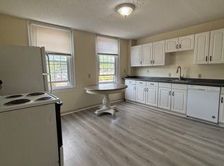 15 Mountain Ave #1B, Bloomfield, CT 06002