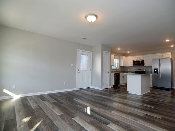 3rd image of 2045 Dolly Dr