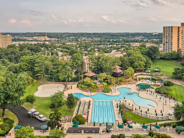 205 Yoakum Pkwy, Alexandria, VA