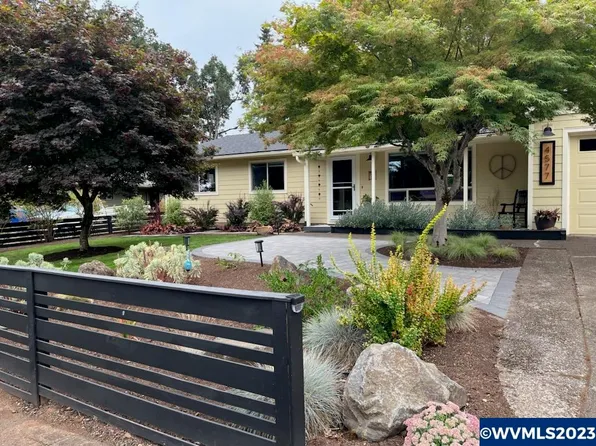 4577 Barrett St SE, Salem, OR 97302