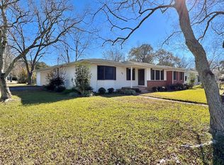 401 Park Ave, Hartford, AL 36344