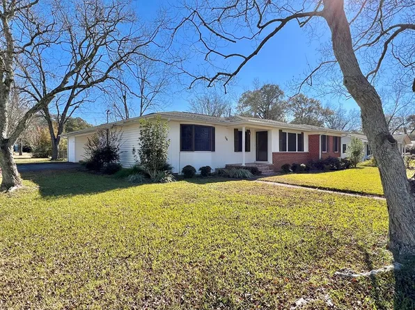 401 Park Ave, Hartford, AL 36344