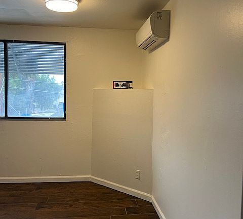 4th image of 404 N 5th St #8