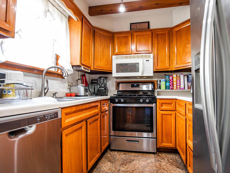 1st image of 924 Park Ave