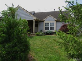 14 Abraham Lincoln Ct, Monroe Township, NJ 08831