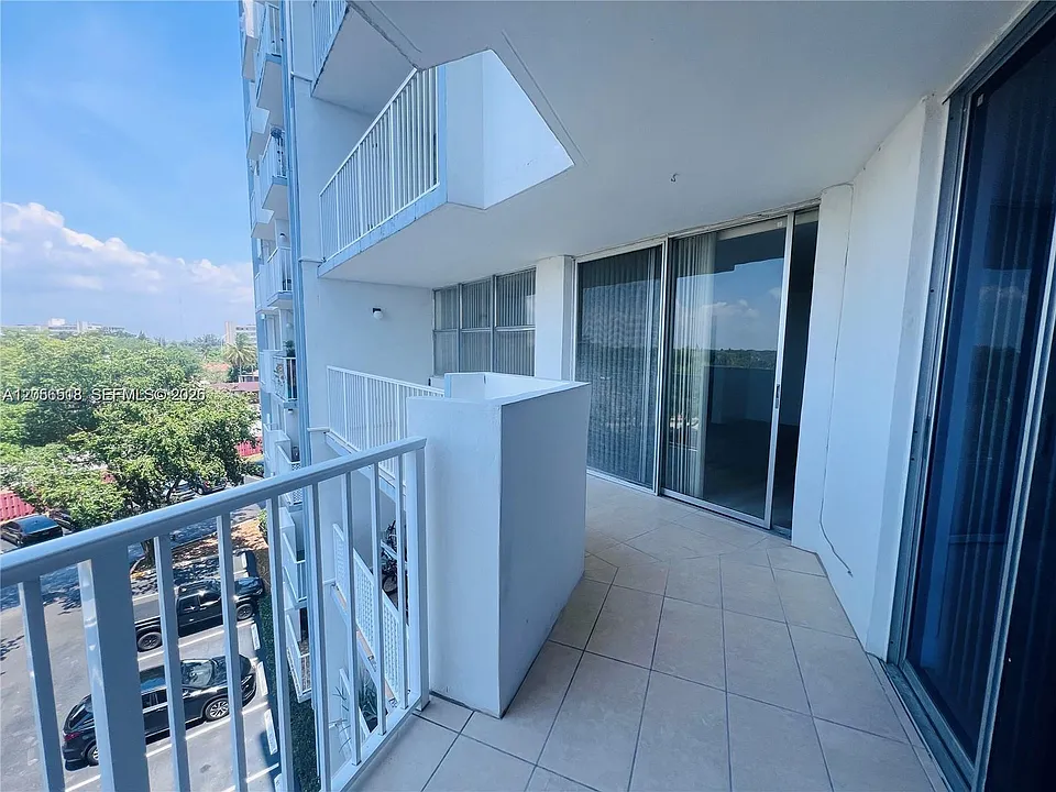 1200 NE Miami Gardens Dr #501W