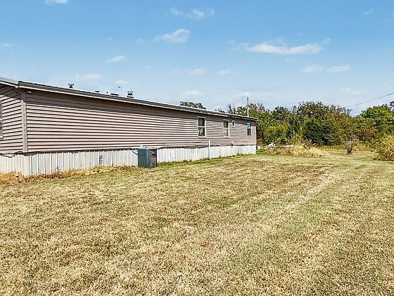 5th image of 473296 E 825th Rd