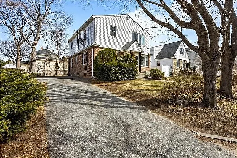 2 bed, 1.0 bath, 920 sqft, $2,650 — Photo 2