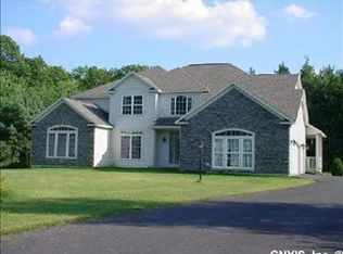 4574 Quarry Point Cir, Clay, NY 13041