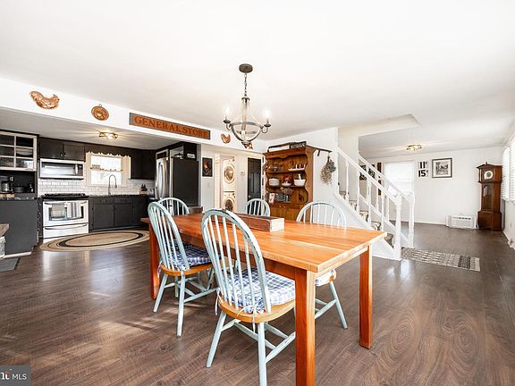 4th image of 2534 Rhoads Rd