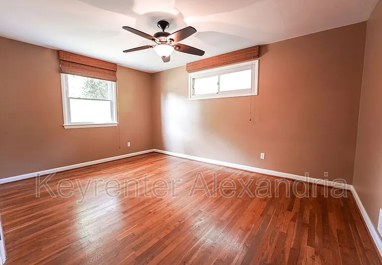 906 Neal Dr — Photo 23