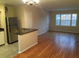 2412 Barracks Pl APT 4, Charlottesville, VA 22901