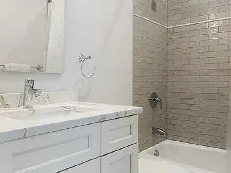 2042 W Potomac Ave #3 — Photo 9