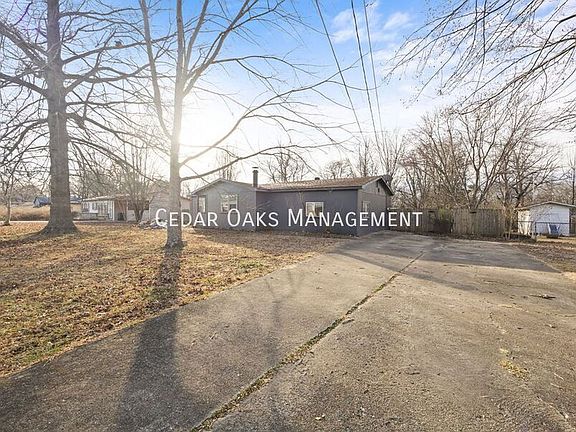 3rd image of 1935 E Lee St