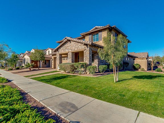 3rd image of 2048 N Acacia Way