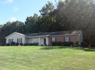 151 Christophers Ln, Coatesville, PA 19320