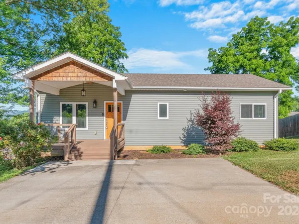 15 Spruce St, Canton, NC 28716