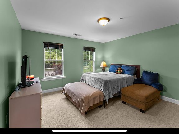 4th image of 111 Notley Rd