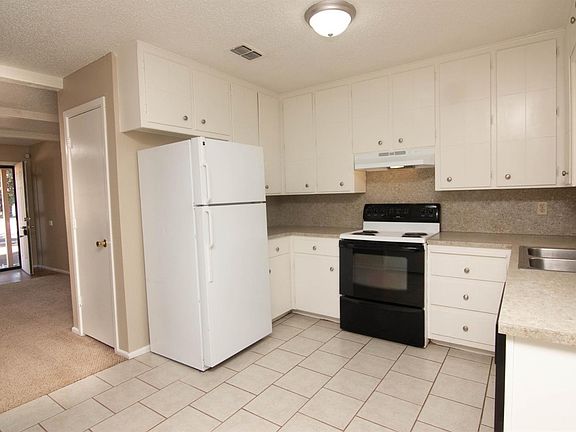 5th image of 701 N Durant Ave