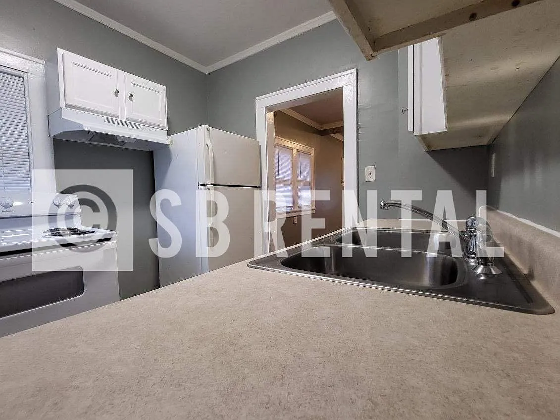 1014 Kinyon St — Photo 4