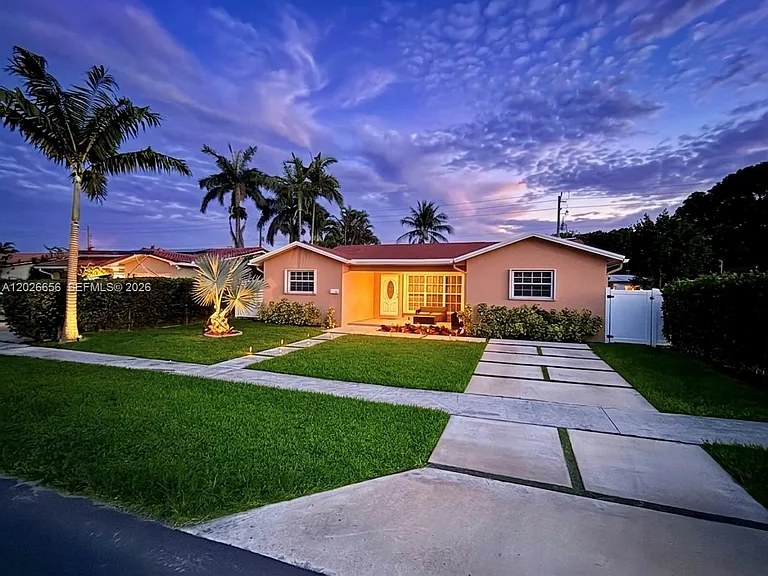 206 SE 3rd Pl — Photo 3
