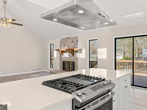 5th image of 2673 Deerfield Cir SW