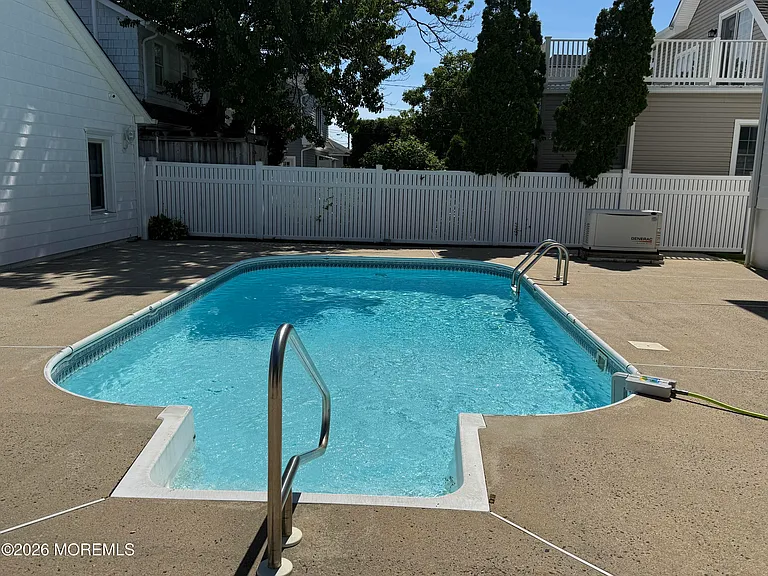 120 Garfield Ave — Photo 7