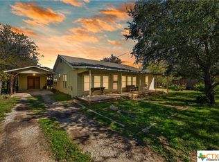 420 Cottonwood Ave, Luling, TX 78648