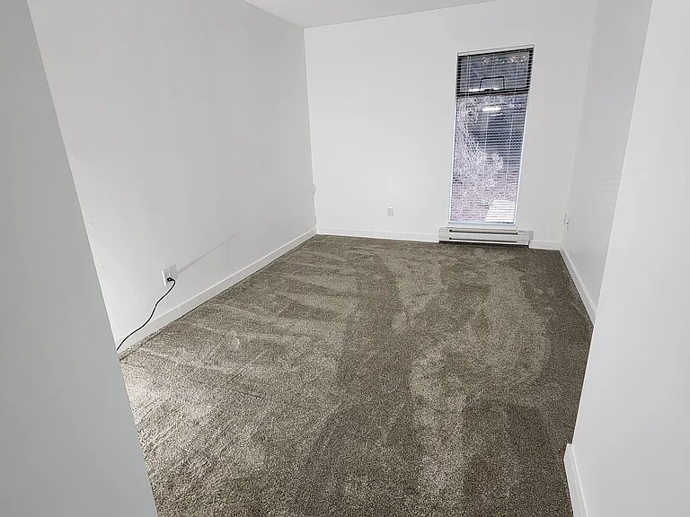 1033 4th Ave — Photo 38