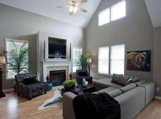 1295 Island Harbor Dr, Memphis, TN 38103