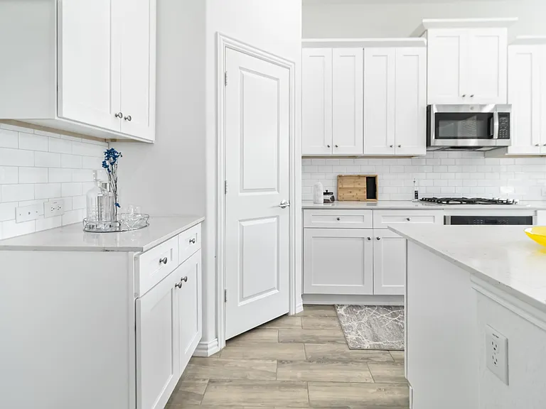 1724 Eworth Dr — Photo 10