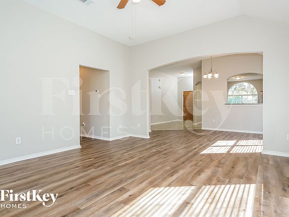 3rd image of 317 Leisure Ln