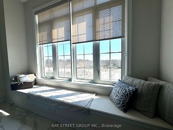 4th image of 1003 Green St