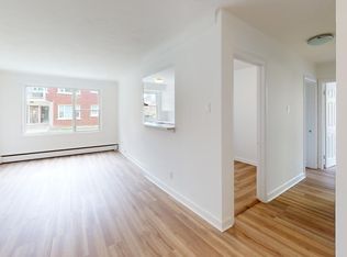 362 McArthur, Ottawa, ON K1L 6N7