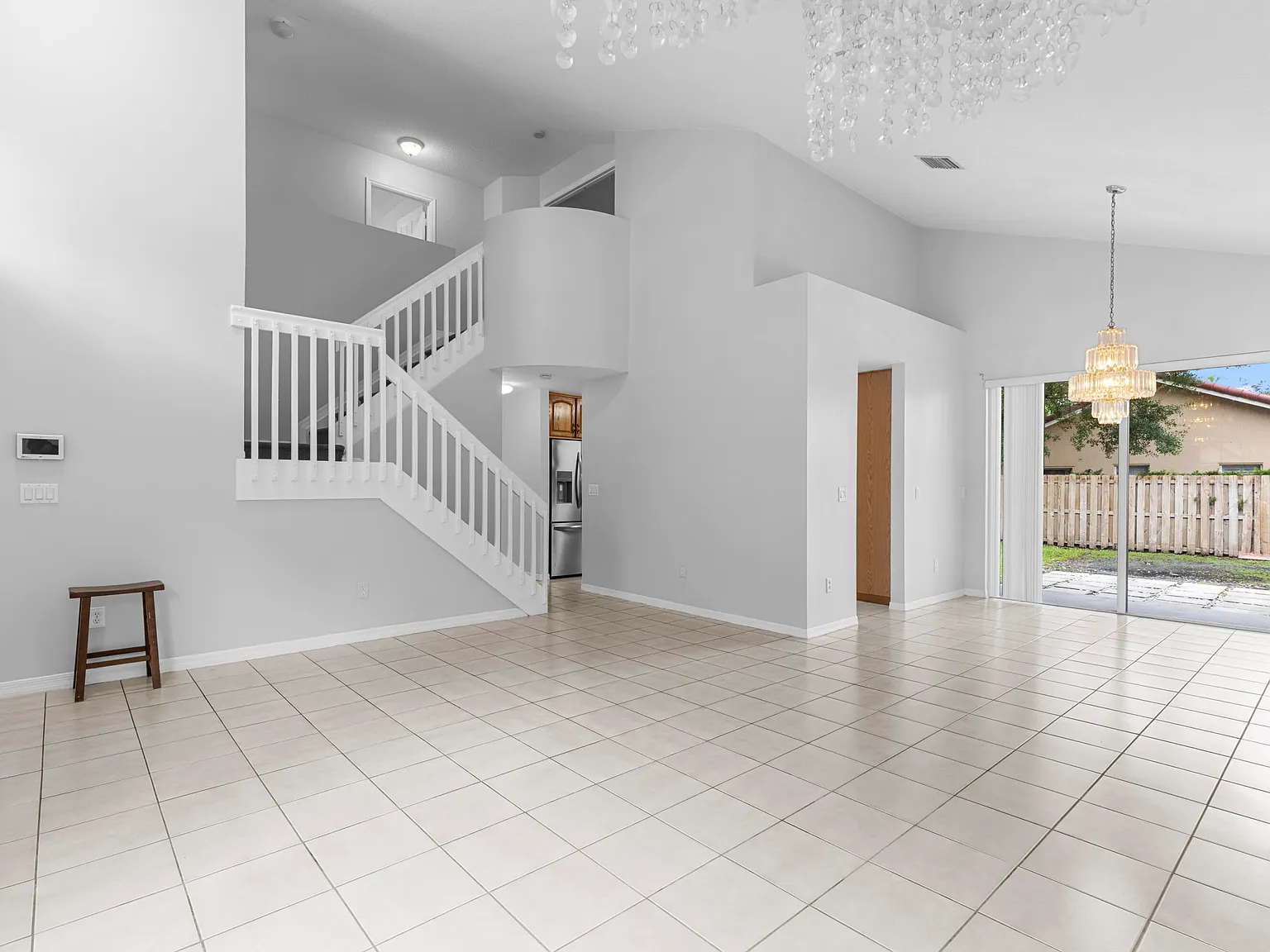 4 bed, 2.5 bath, 2534 sqft, $4,625 — Photo 4