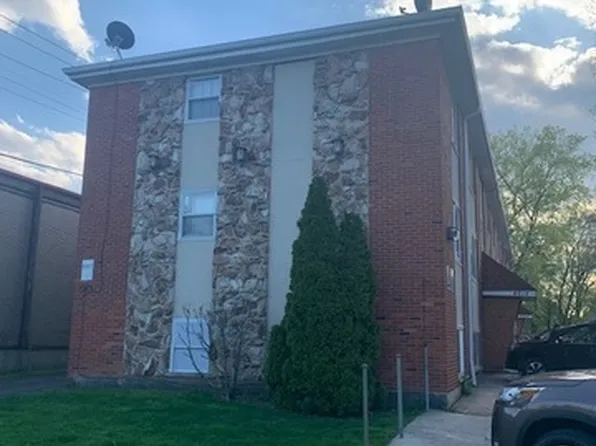 4618 Fishermans Ter APT 2W, Lyons, IL 60534