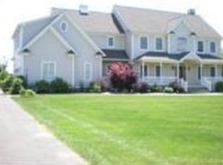 7 Pine Cone Rd, Ellington, CT 06029