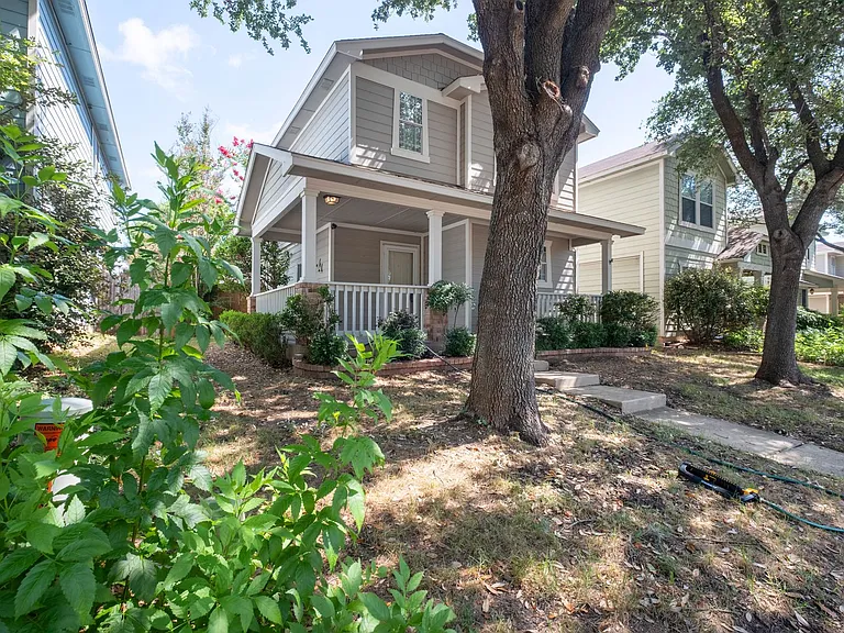 2208 Melissa Oaks Ln — Photo 3