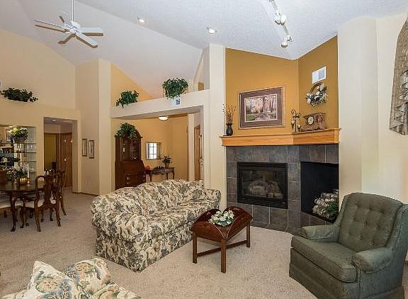 2nd image of 255 W Canyon Dr