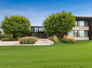 385 Jobs Ln, Bridgehampton, NY 11976