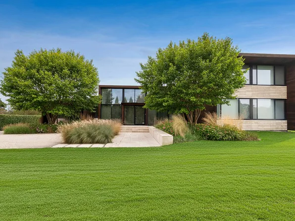 385 Jobs Ln, Bridgehampton, NY 11976