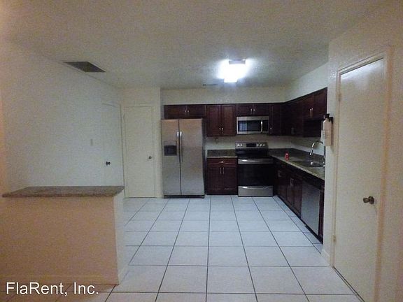 3rd image of 418 Forest Park Ln #418