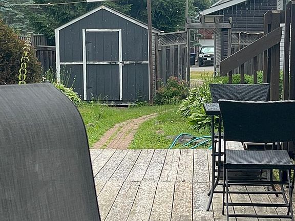 5th image of 1672 Saint Johns Rd