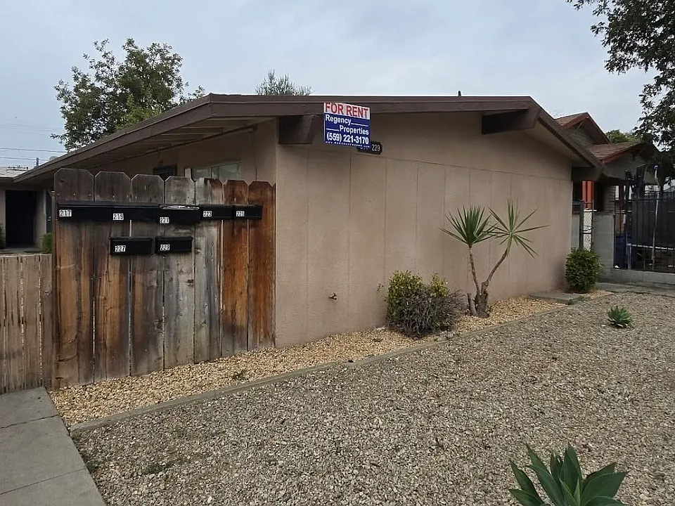 229 E Tuolumne St #229